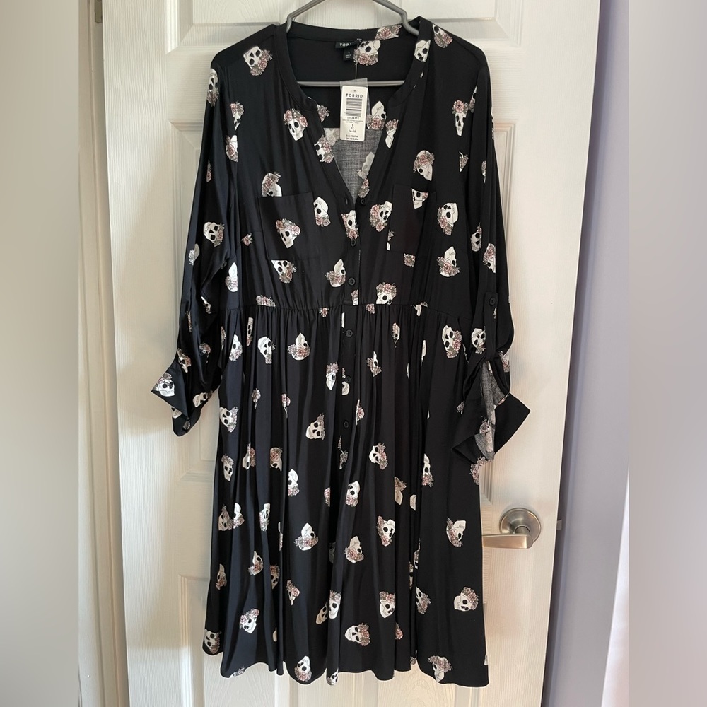 Torrid Long sleeved light dress with pockets Size 1 (14/16)